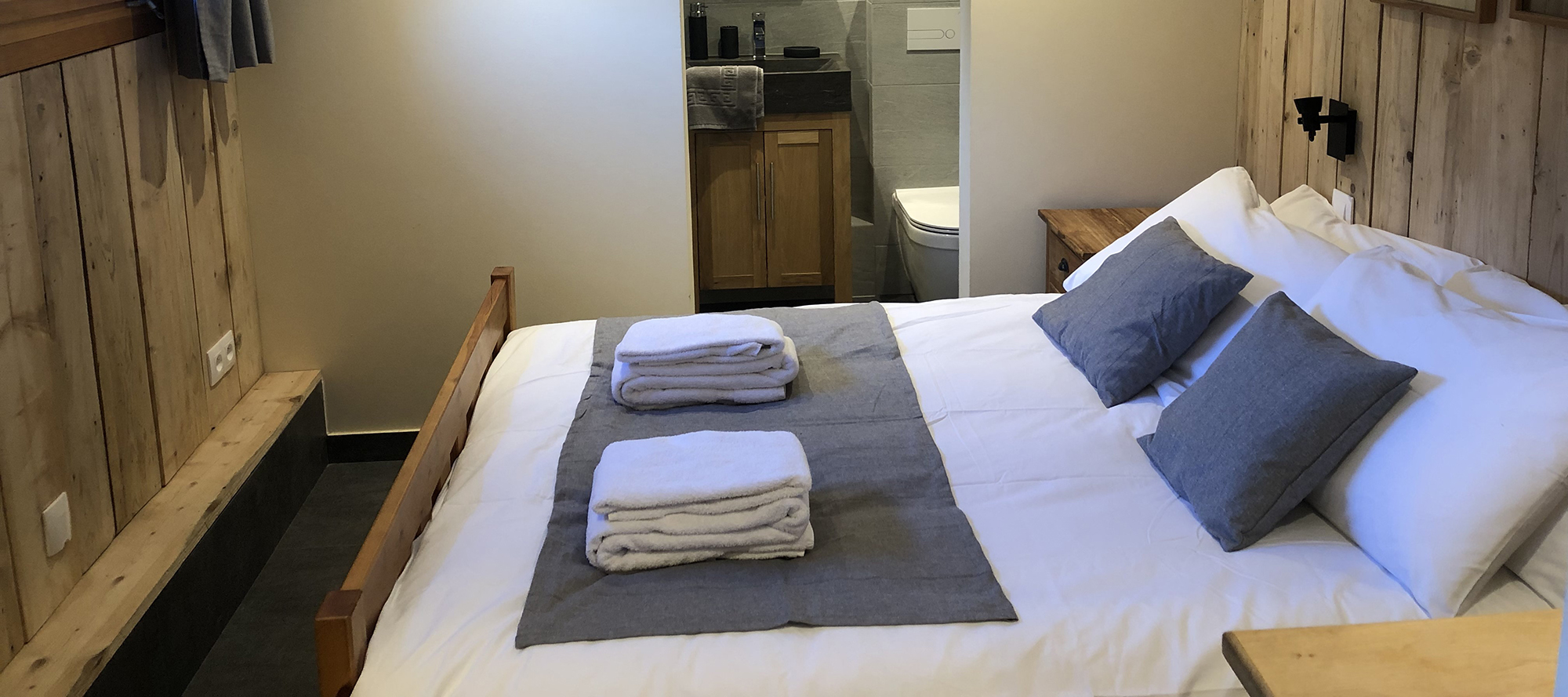 L'Ecuela Apartment Bedroom